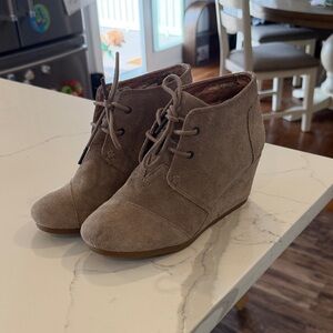 Women's Tan Suede Wedge Ankle Boots